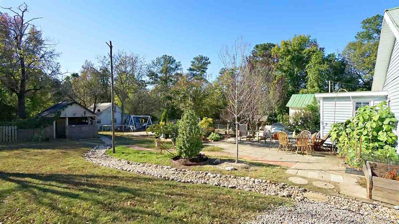 327 Lynch St, Apex, NC 27502