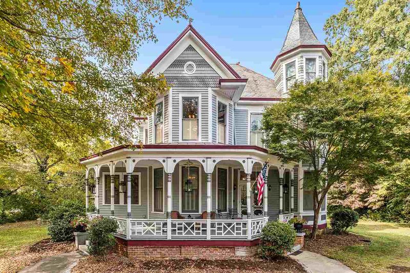 327 N Main St, Wake Forest, NC 27587