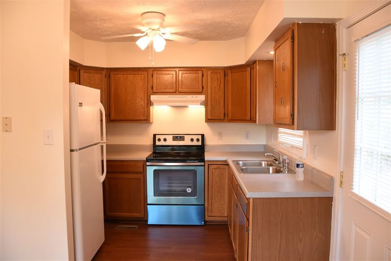 327 Maple Ave, Sanford, NC 27330