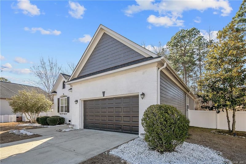 327 Ridgeway Ct, Fayetteville, NC 28311