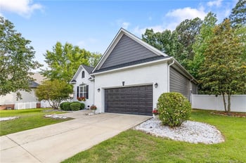 327 Ridgeway Ct, Fayetteville, NC 28311