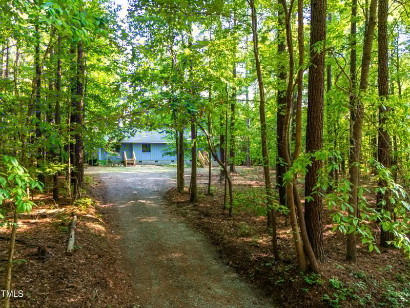 327 Woodbridge Dr, Chapel Hill, NC 27516