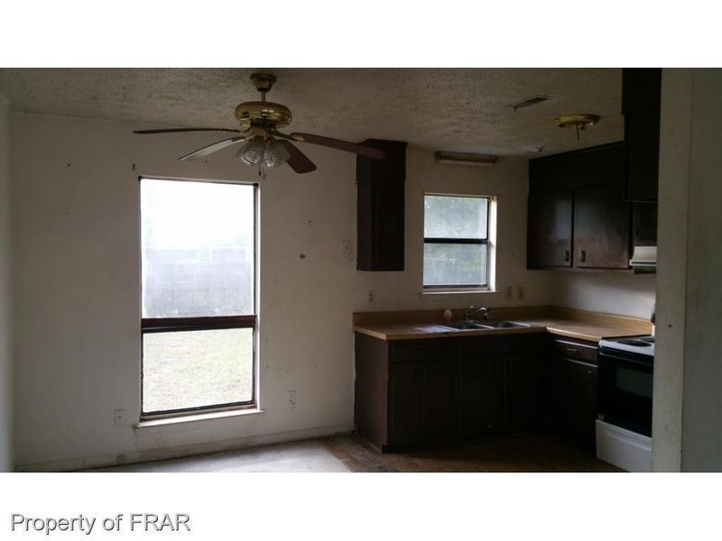 3273 Sommer Dr, Hope Mills, NC 28348