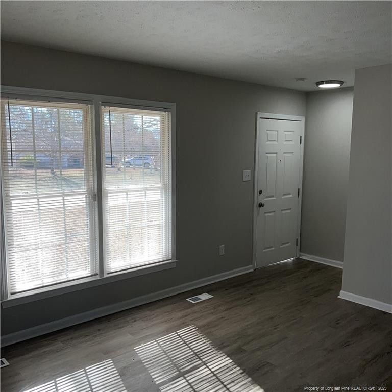3274 Glenmore Dr, Hope Mills, NC 28348