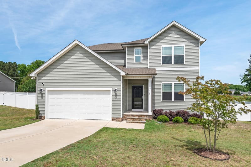 328 Avery Meadows Dr, Smithfield, NC 27577