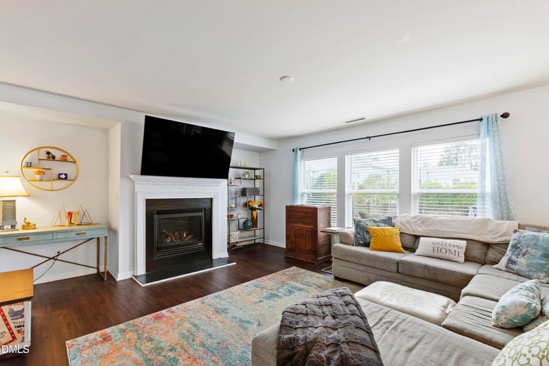 328 Edgecroft Way, Fuquay Varina, NC 27526