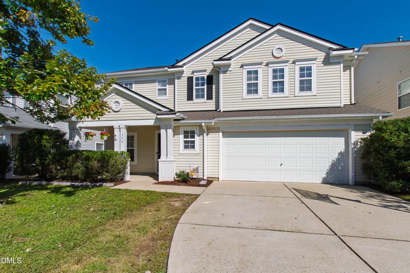328 Edgecroft Way, Fuquay Varina, NC 27526
