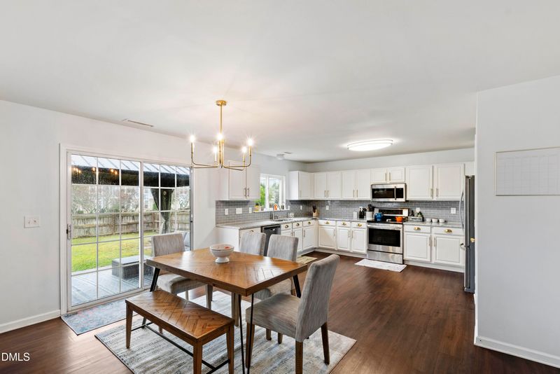 328 Edgecroft Way, Fuquay Varina, NC 27526