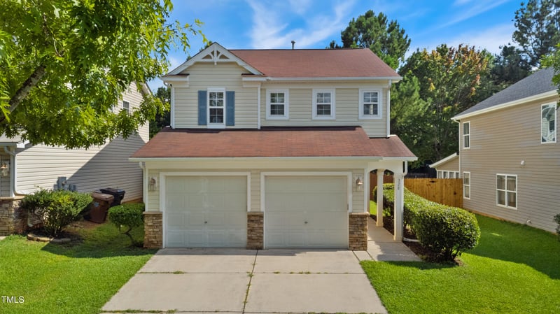 328 Palmdale Ct, Holly Springs, NC 27540