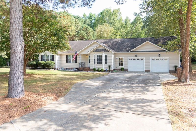 328 Parrish Farm Ln, Benson, NC 27504