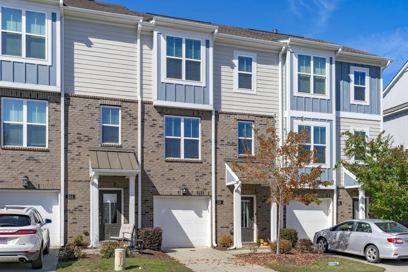 328 Skymont Dr, Holly Springs, NC 27540