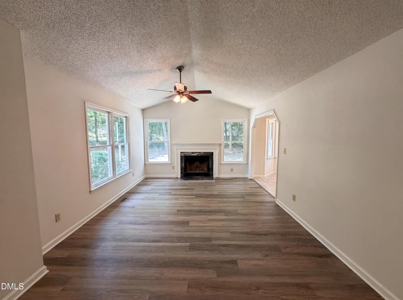 328 Thornwood Ln, Youngsville, NC 27596