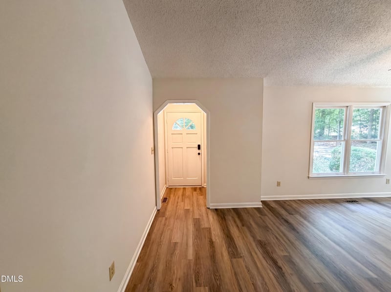 328 Thornwood Ln, Youngsville, NC 27596
