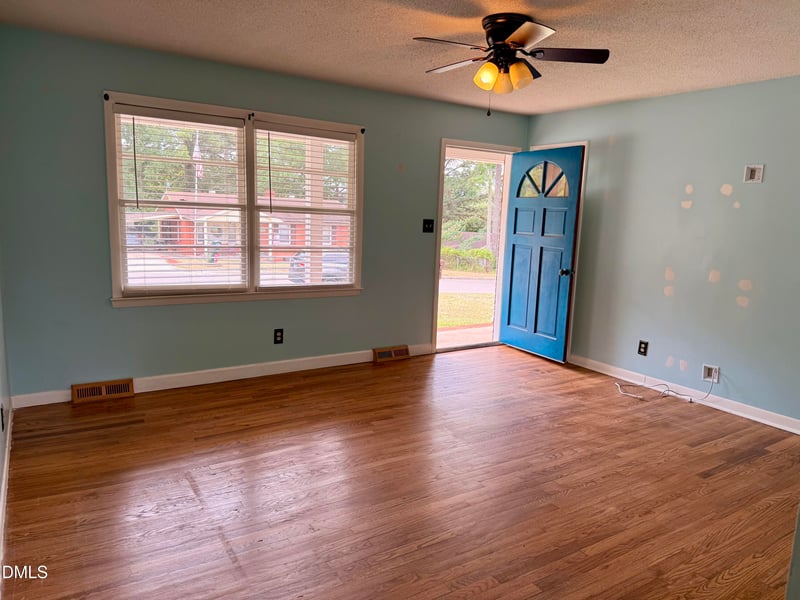 328 Virginia St, Clayton, NC 27520