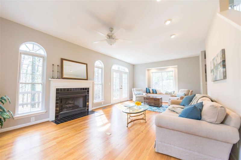 328 Wesley Dr, Chapel Hill, NC 27516
