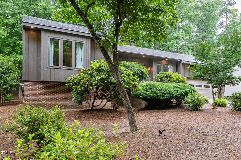 3285 Edinburgh Dr, Sanford, NC 27332