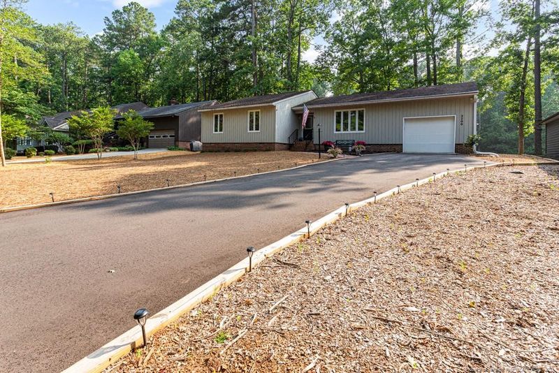 3286 Edinburgh Dr, Sanford, NC 27332