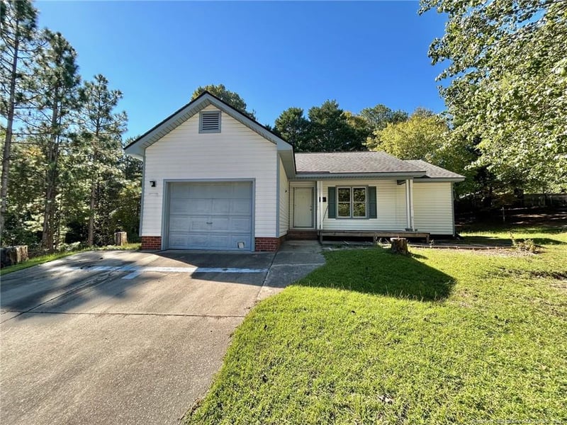3286 Florida Dr, Fayetteville, NC 28301
