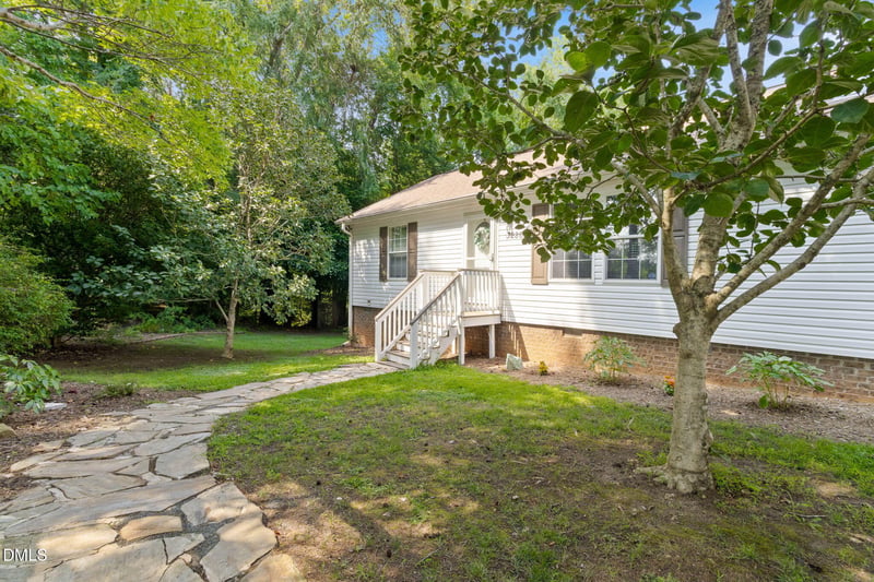 3286 Nc 54 Hw, Haw River, NC 27258