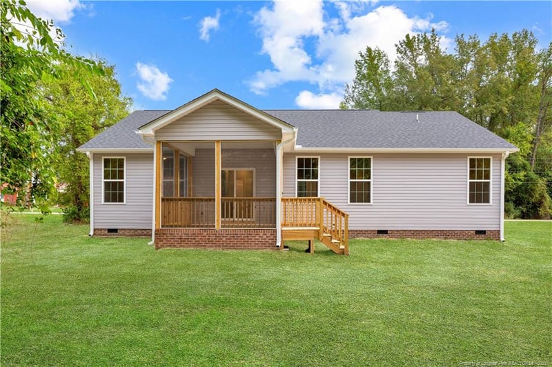 3289 Edinburgh Dr, Sanford, NC 27332