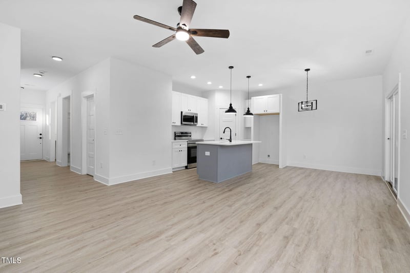 329 - 331 Roxboro St, Haw River, NC 27258