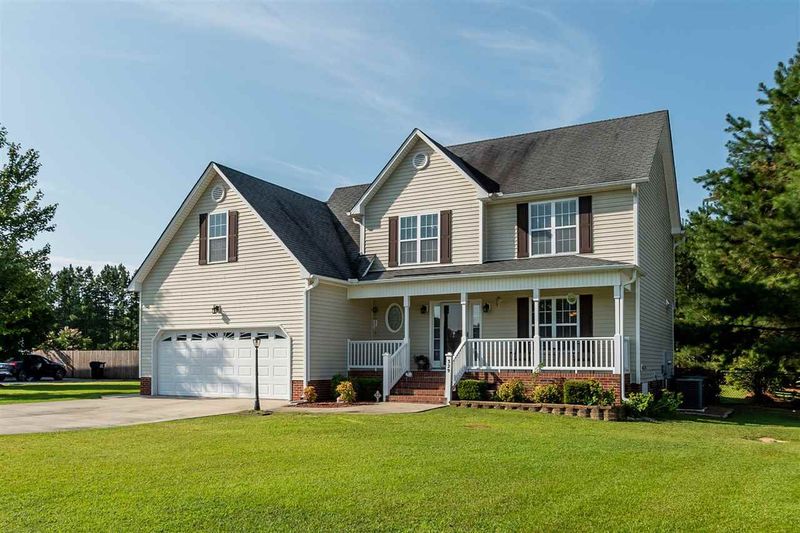 329 Blaze Ridge Dr, Smithfield, NC 27577