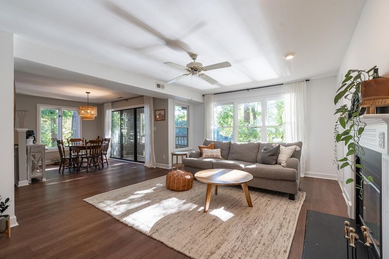 329 Glen Echo Ln #Apt B, Cary, NC 27518