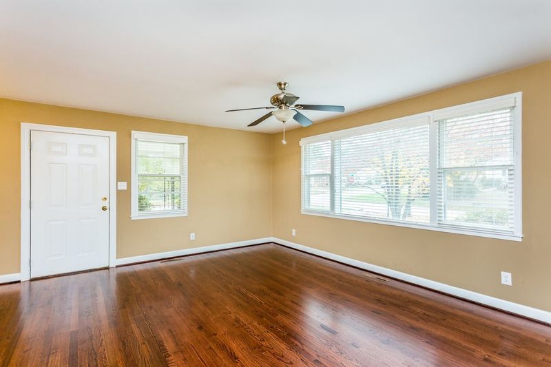 329 Quail Dr, Raleigh, NC 27604