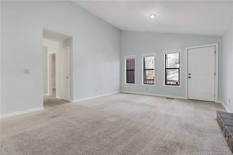 329 Whipple Tree Ln, Fayetteville, NC 28314