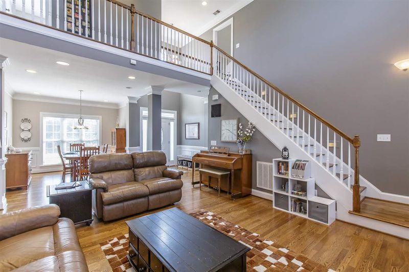 3296 Thomas Arlendo Dr, Burlington, NC 27215