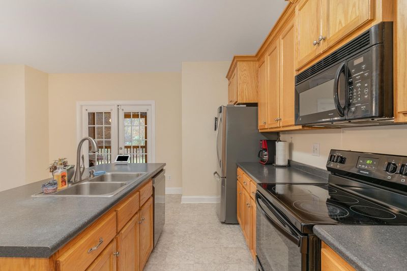 33 Alfred Ct, Raleigh, NC 27603