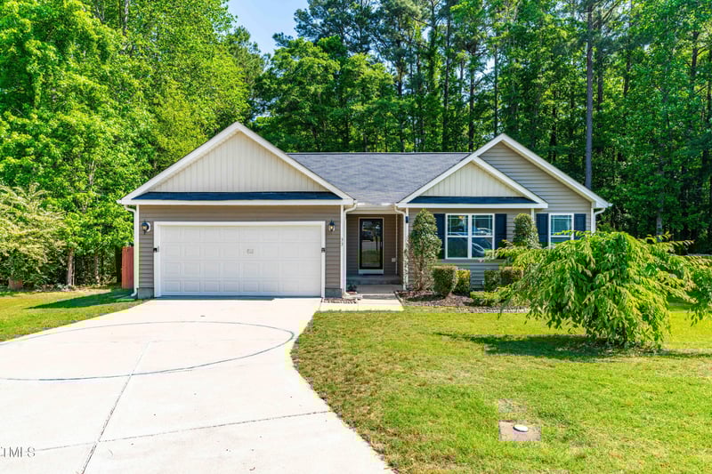 33 Carrington Cir, Angier, NC 27501