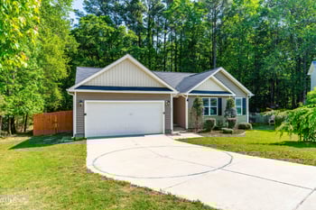 33 Carrington Cir, Angier, NC 27501