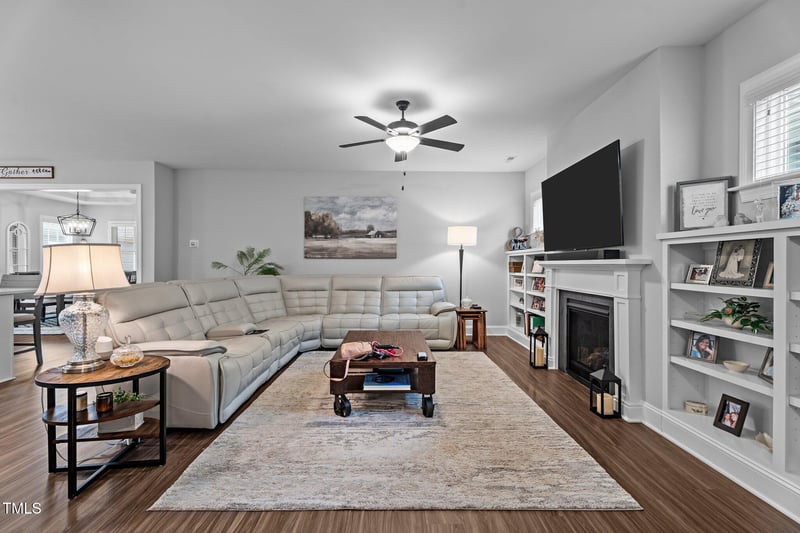 33 Davidson St, Clayton, NC 27527