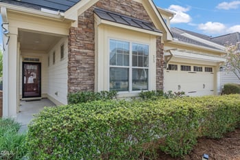 33 Heatherwood Dr, Chapel Hill, NC 27516