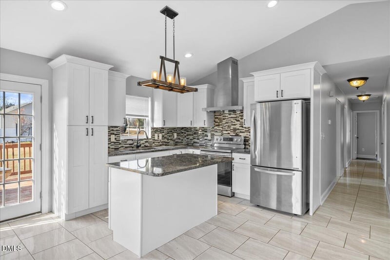 33 Meade Dr, Four Oaks, NC 27524