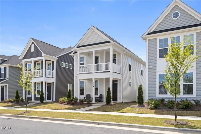 33 Pear Blossom Pw, Clayton, NC 27520