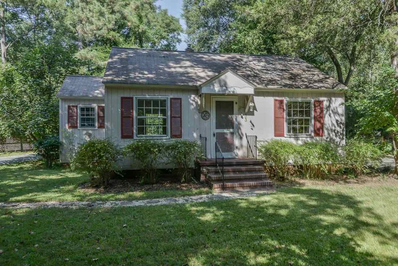 33 Rogerson Dr, Chapel Hill, NC 27517