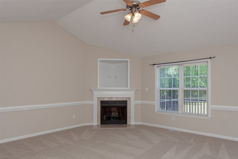 33 Sapphire Ct, Clayton, NC 27520