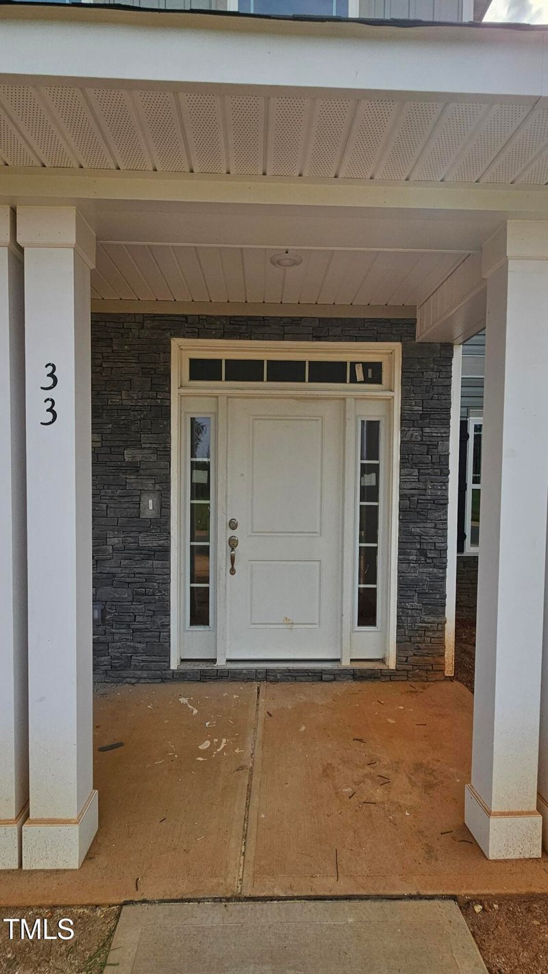 33 Sunburst Ct, Fuquay Varina, NC 27526