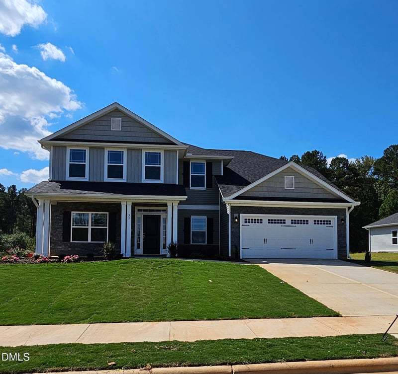 33 Sunburst Ct, Fuquay Varina, NC 27526