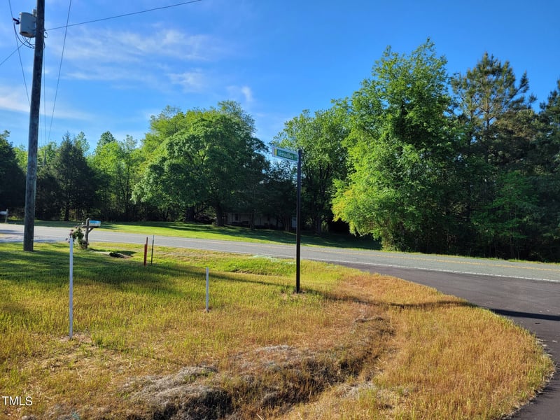 33 Versailles Ln, Pittsboro, NC 27312