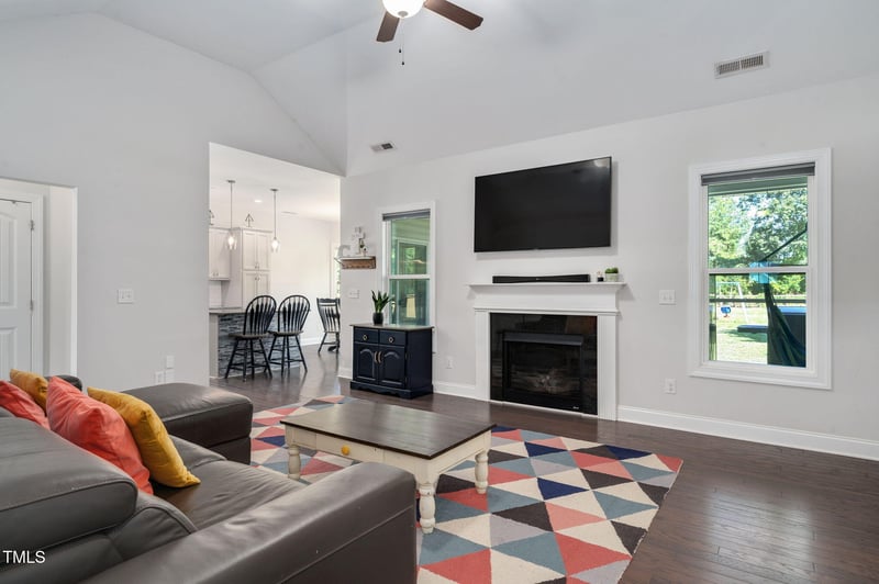 330 Avery Pond Dr, Fuquay Varina, NC 27526