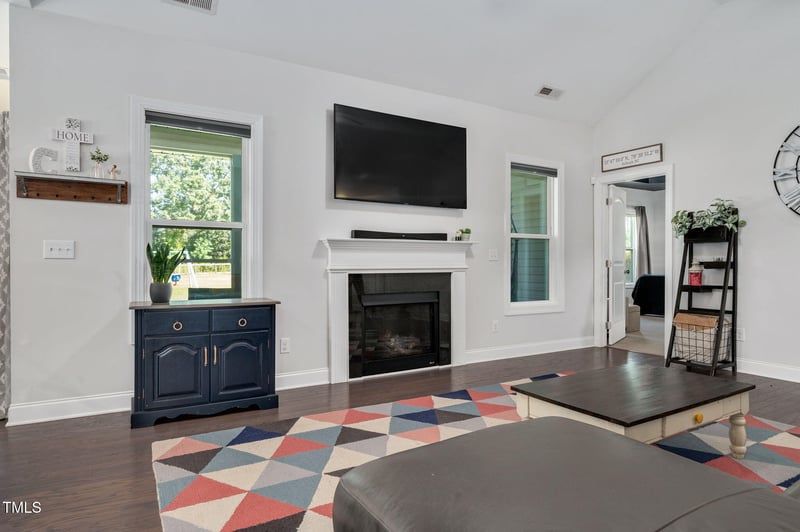 330 Avery Pond Dr, Fuquay Varina, NC 27526
