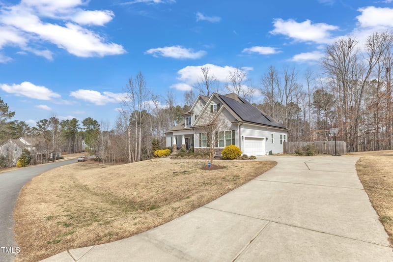 330 Bridgeport Cir, Clayton, NC 27527