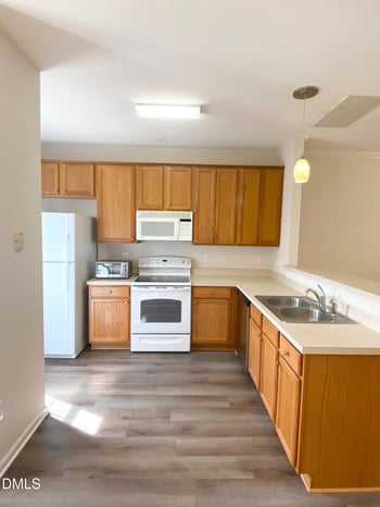 330 Commons Dr, Holly Springs, NC 27540