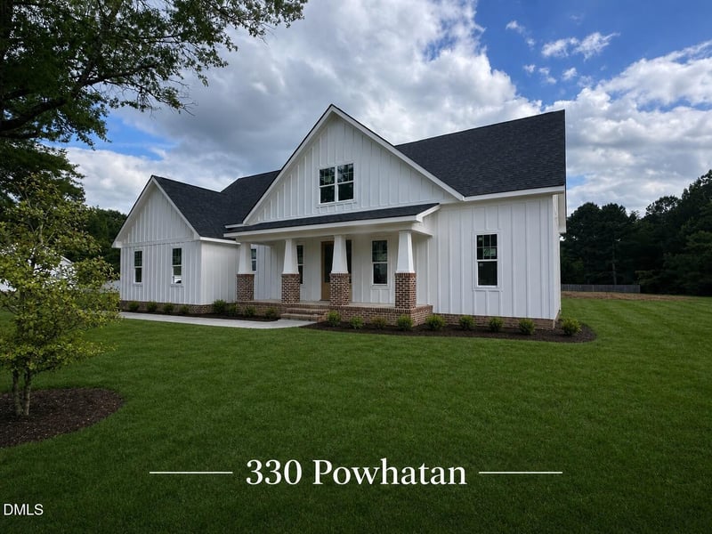 330 Powhatan Dr, Fuquay Varina, NC 27526