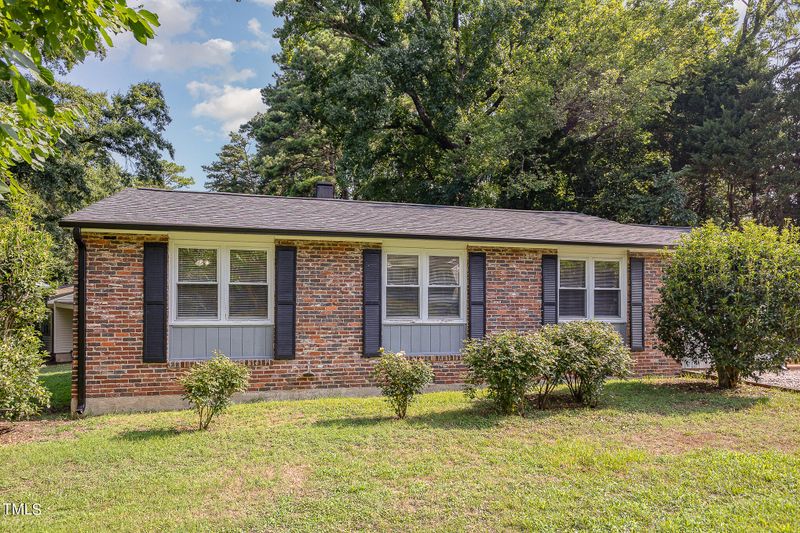 3301 Apache Dr, Raleigh, NC 27609