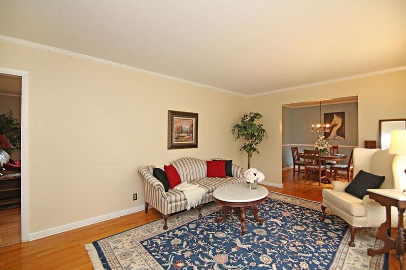 3301 Arrowwood Dr, Raleigh, NC 27604