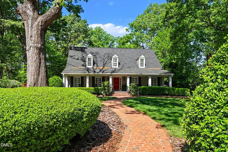 3301 Barnstable Ct, Raleigh, NC 27612